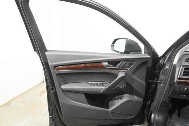 2018 Audi Q5 Tech Premium w/ Virtual Cockpi photo