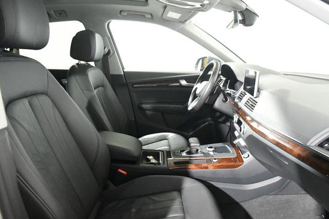 2018 Audi Q5 Tech Premium w/ Virtual Cockpi photo