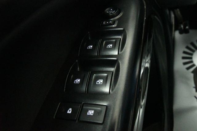 2016 GMC Canyon 4WD SLE w/ Navigation photo