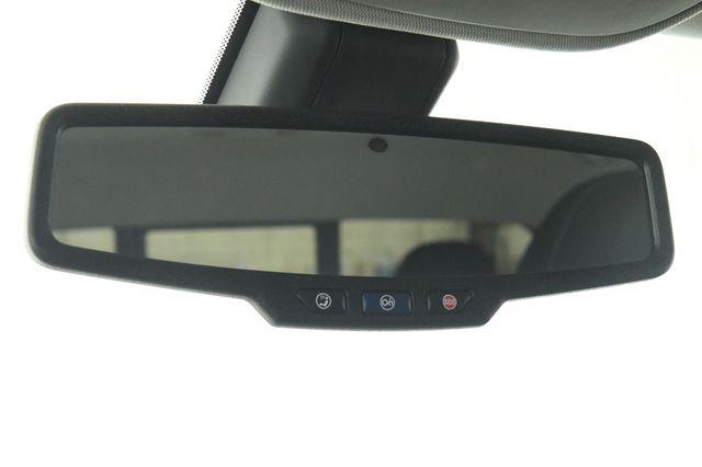 2016 GMC Canyon 4WD SLE w/ Navigation photo