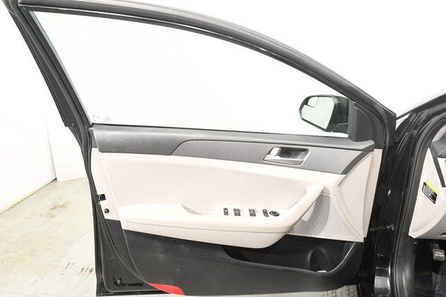 2017 Hyundai Sonata SE photo