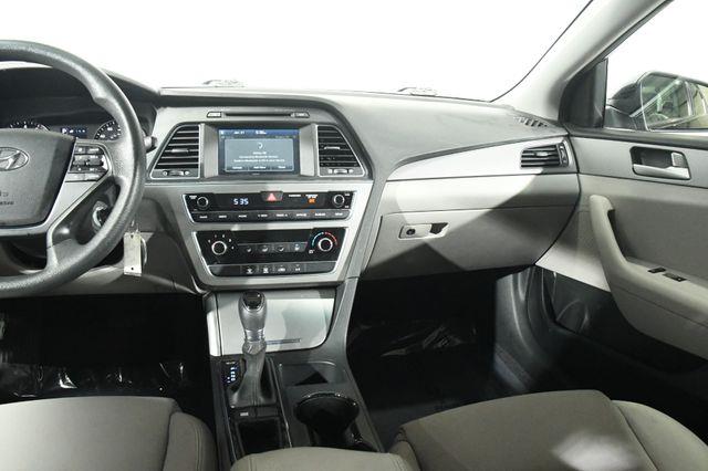 2017 Hyundai Sonata SE photo