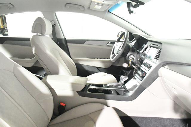 2017 Hyundai Sonata SE photo
