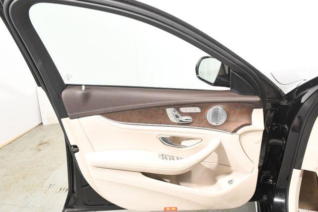 2017 Mercedes-Benz E 300 Luxury w/ Nav/ Blind Spot/ Saf photo