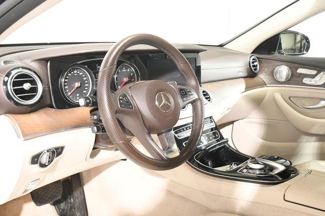 2017 Mercedes-Benz E 300 Luxury w/ Nav/ Blind Spot/ Saf photo