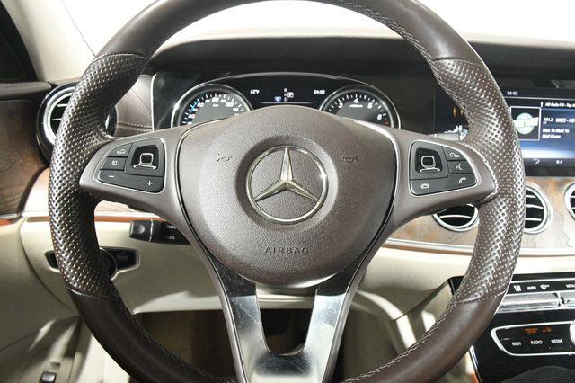 2017 Mercedes-Benz E 300 Luxury w/ Nav/ Blind Spot/ Saf photo