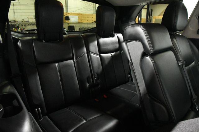 2017 Nissan Pathfinder SL photo