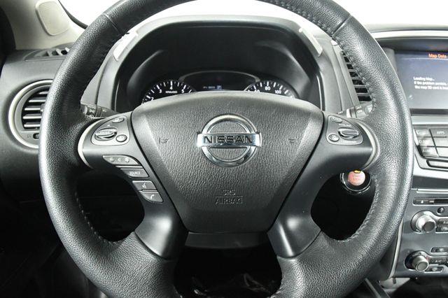 2017 Nissan Pathfinder SL photo