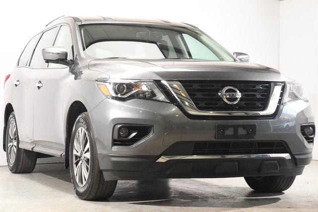 2017 Nissan Pathfinder SL photo