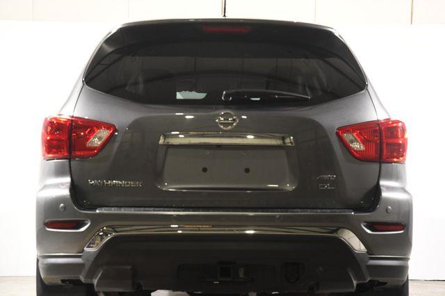 2017 Nissan Pathfinder SL photo