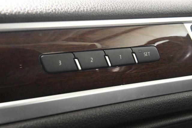 2016 Volkswagen Touareg Lux w/ Nav/ Blind Spot/ Safety photo