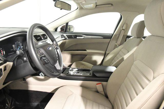 2017 Ford Fusion SE photo