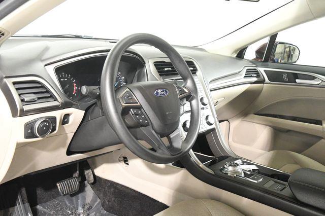 2017 Ford Fusion SE photo