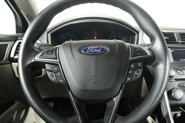 2017 Ford Fusion SE photo