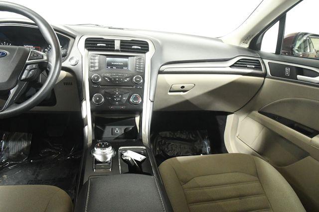 2017 Ford Fusion SE photo