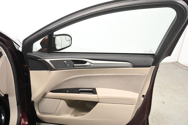 2017 Ford Fusion SE photo