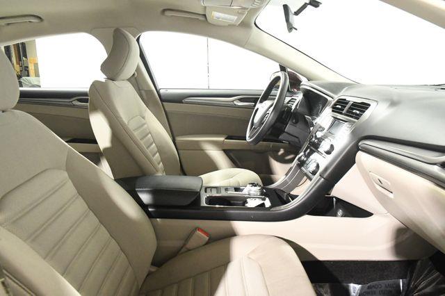 2017 Ford Fusion SE photo