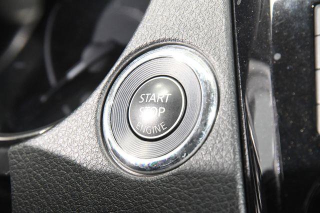 2016 Nissan Rogue SV w/ Nav / Tech1 photo