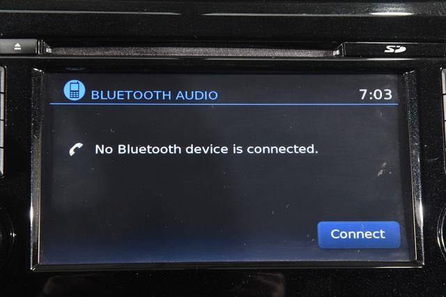2016 Nissan Rogue SV w/ Nav / Tech1 photo