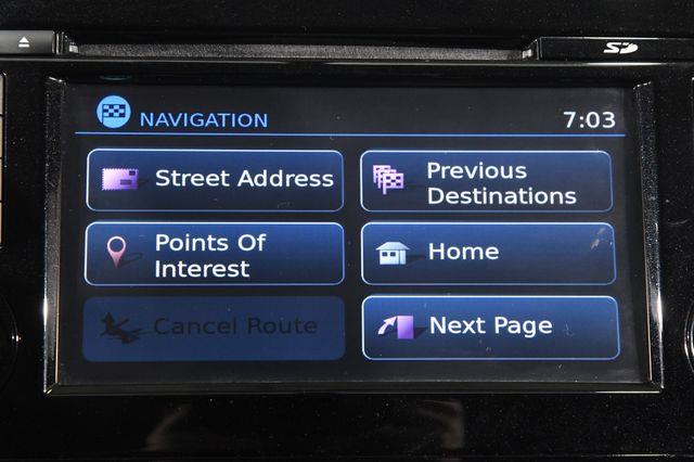 2016 Nissan Rogue SV w/ Nav / Tech1 photo
