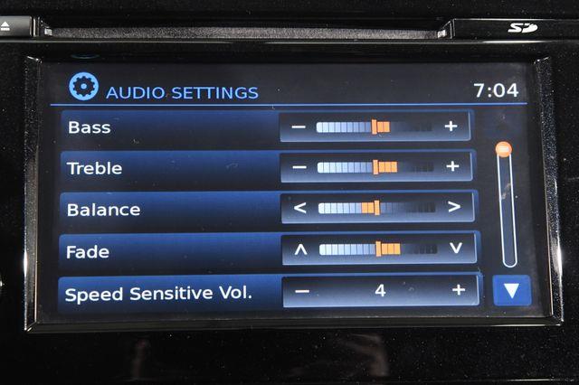 2016 Nissan Rogue SV w/ Nav / Tech1 photo