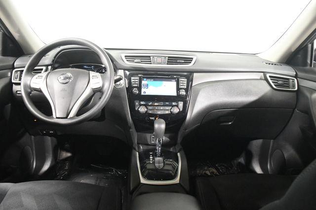 2016 Nissan Rogue SV w/ Nav / Tech1 photo