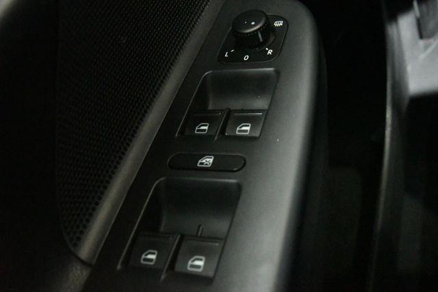 2014 Volkswagen Jetta SportWagen TDI photo