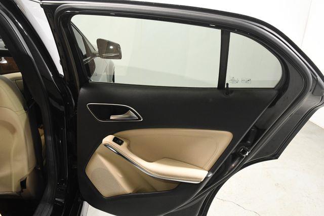 2015 Mercedes-Benz GLA-Class 4MATIC 4dr GLA 250 photo