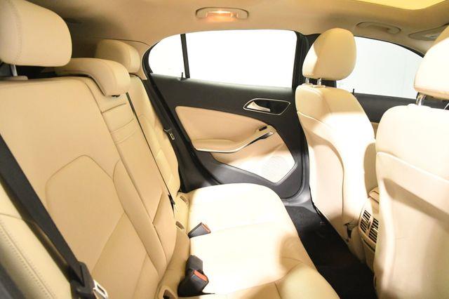 2015 Mercedes-Benz GLA-Class 4MATIC 4dr GLA 250 photo