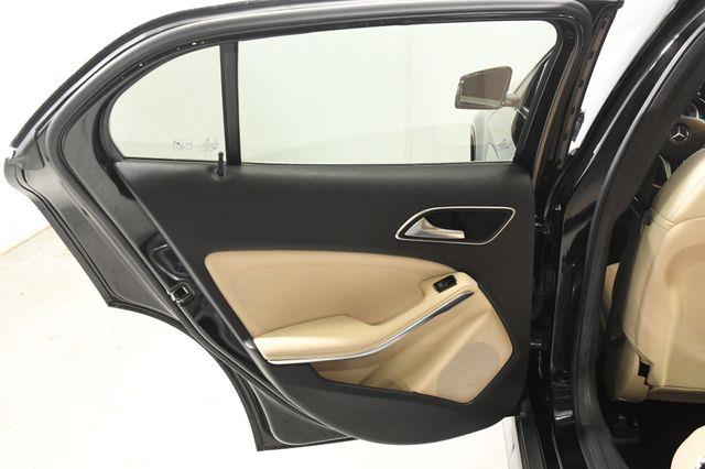 2015 Mercedes-Benz GLA-Class 4MATIC 4dr GLA 250 photo