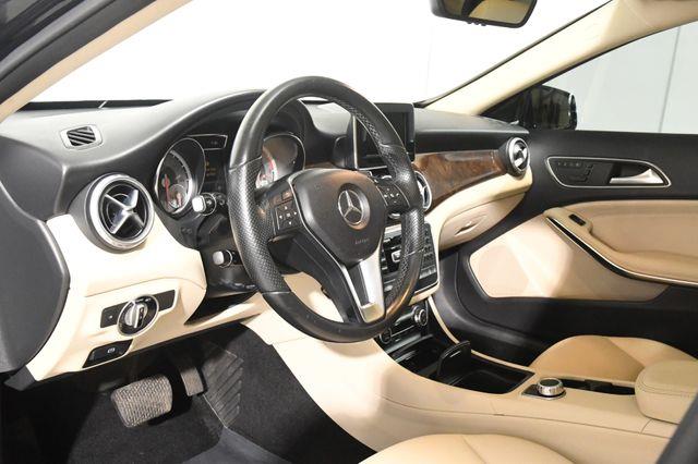 2015 Mercedes-Benz GLA-Class 4MATIC 4dr GLA 250 photo