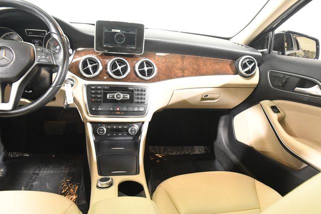 2015 Mercedes-Benz GLA-Class 4MATIC 4dr GLA 250 photo