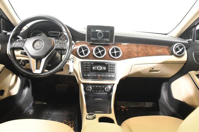 2015 Mercedes-Benz GLA-Class 4MATIC 4dr GLA 250 photo