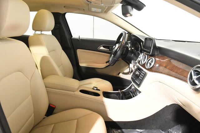 2015 Mercedes-Benz GLA-Class 4MATIC 4dr GLA 250 photo
