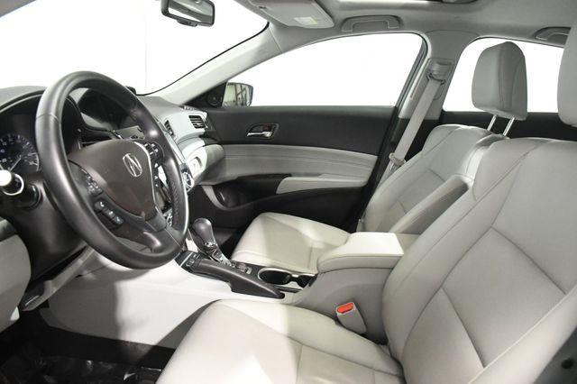 2017 Acura ILX w/Technology Plus Pkg photo