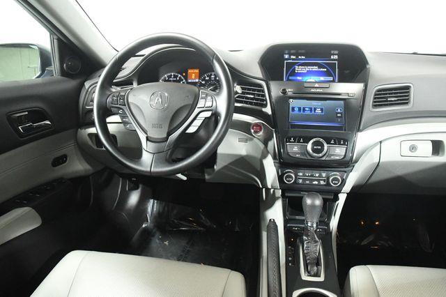 2017 Acura ILX w/Technology Plus Pkg photo