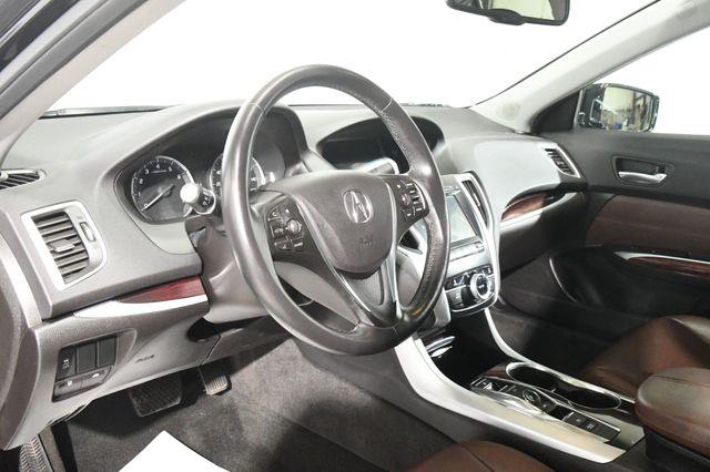 2017 Acura TLX V6 photo