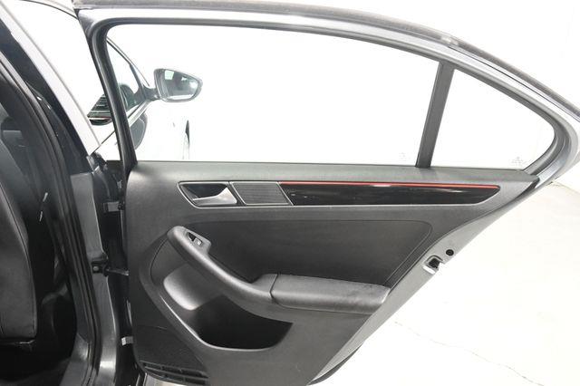 2017 Volkswagen Jetta GLI photo
