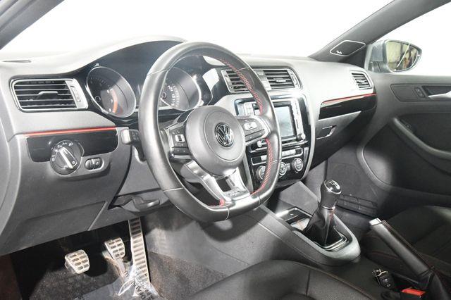 2017 Volkswagen Jetta GLI photo