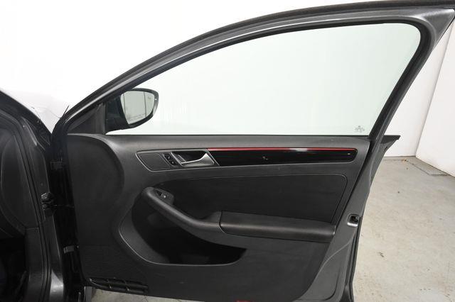 2017 Volkswagen Jetta GLI photo
