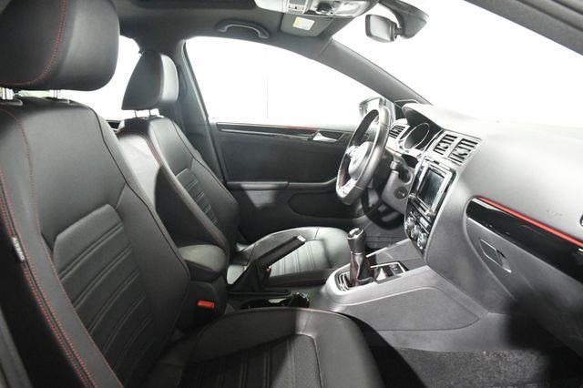 2017 Volkswagen Jetta GLI photo