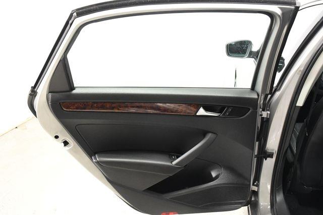 2013 Volkswagen Passat TDI SEL Premium photo