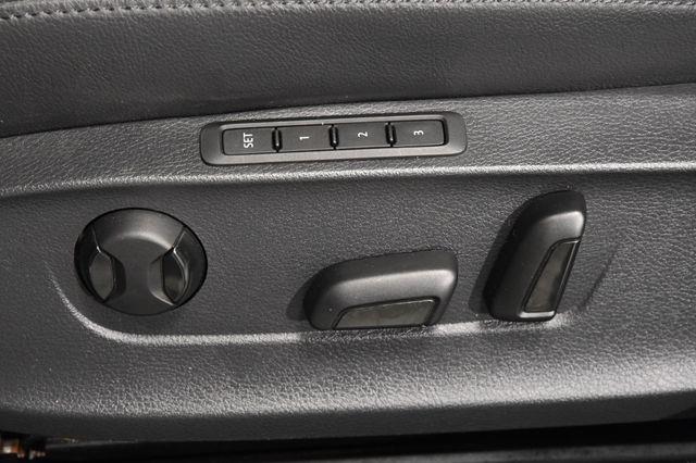 2013 Volkswagen Passat TDI SEL Premium photo