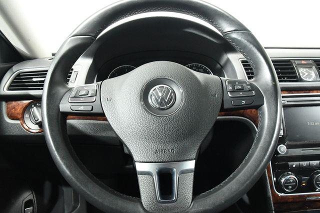 2013 Volkswagen Passat TDI SEL Premium photo