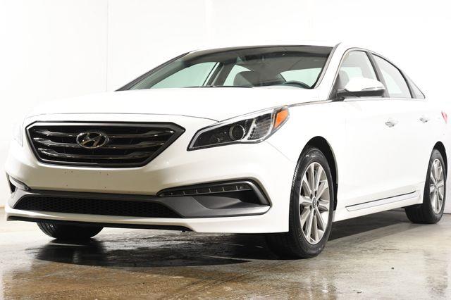 The 2016 Hyundai Sonata Limited Nav/ Blind Spot/ Safet photos