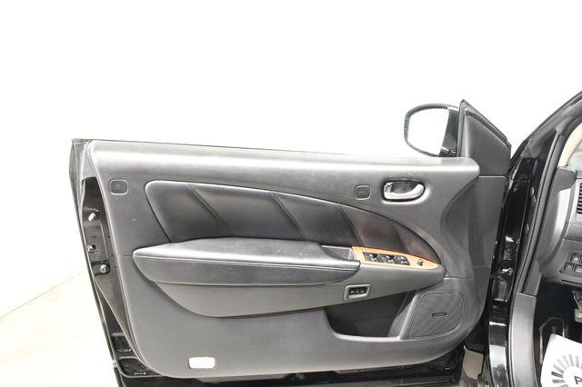 2013 Nissan SLX photo