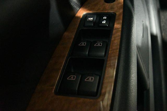 2013 Nissan SLX photo