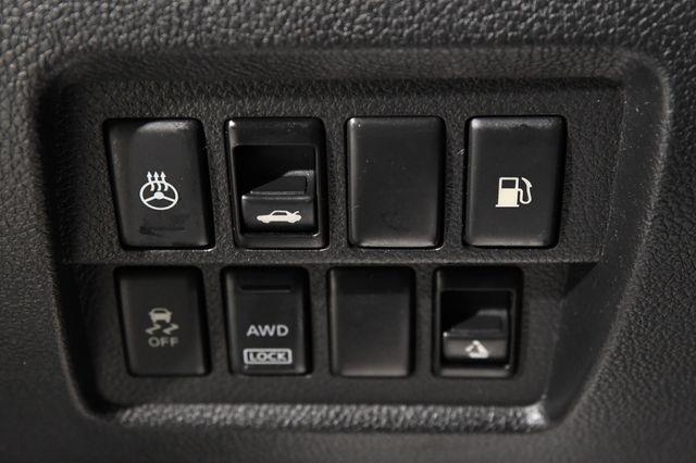 2013 Nissan SLX photo