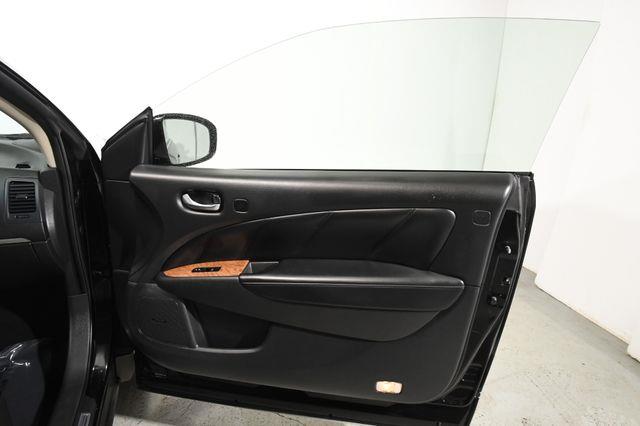2013 Nissan SLX photo