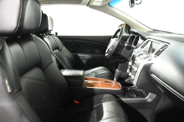 2013 Nissan SLX photo